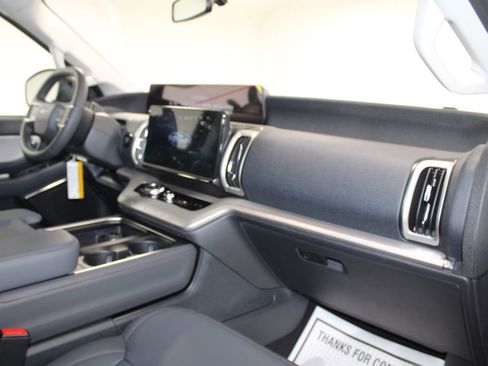 New 2025 Ford Expedition Max Active image 31