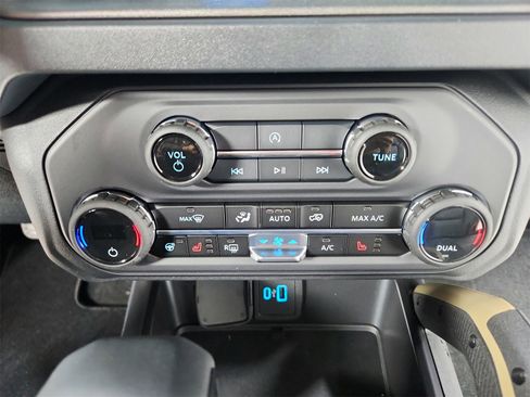 New 2025 Ford Bronco Badlands image 31