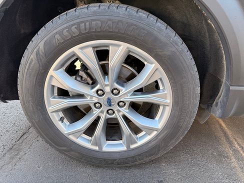 Used 2020 Ford Explorer Limited image 2