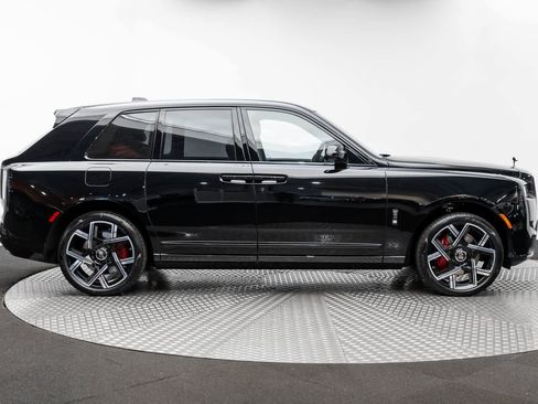 New 2026 Rolls-Royce Cullinan Black Badge image 50