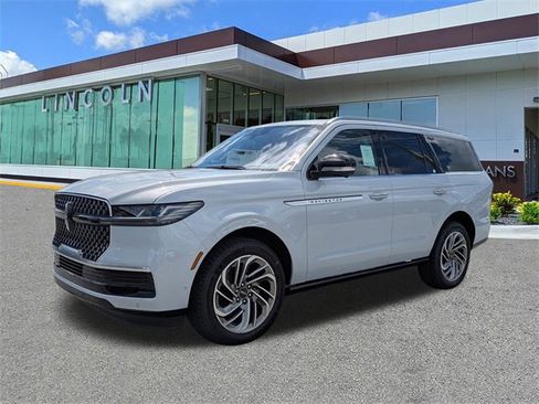 New 2025 Lincoln Navigator Reserve image 8