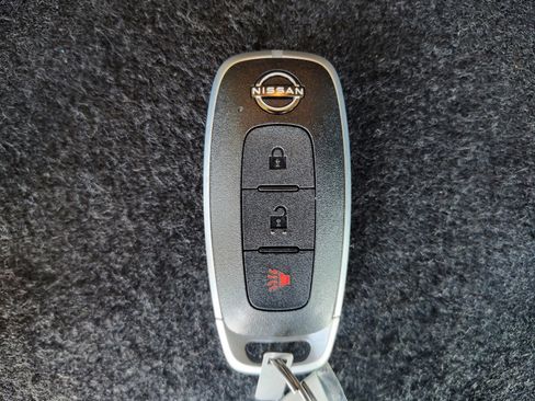 Used 2024 Nissan Rogue S image 28