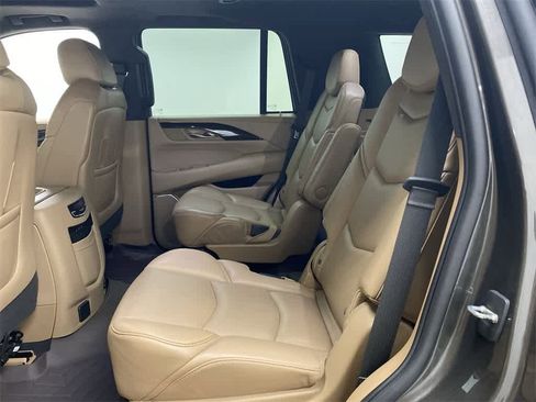Used 2020 Cadillac Escalade Platinum image 17