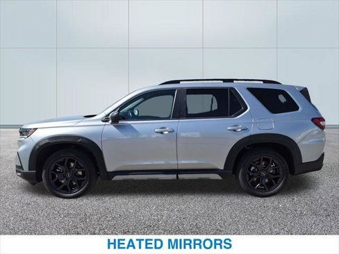 Certified 2025 Honda Pilot Sport image 10
