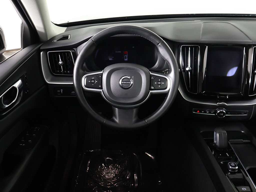 Used 2022 Volvo XC60 B5 Momentum AWD/4WD image 36