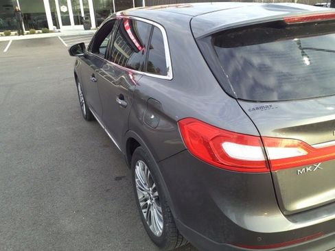 Used 2017 Lincoln MKX Reserve w/ Lincoln MKX Climate Package image 13