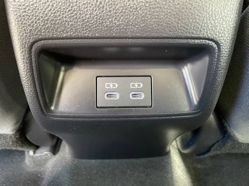 Used 2025 Toyota Corolla LE FWD image 24