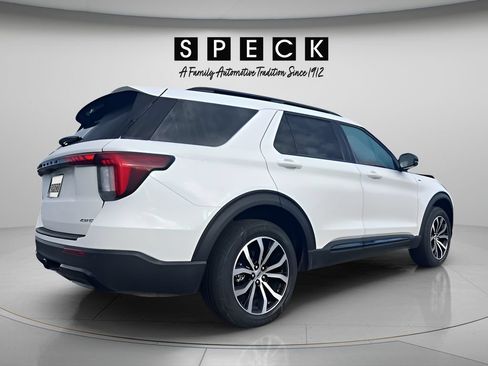 Used 2025 Ford Explorer ST-Line AWD/4WD image 5
