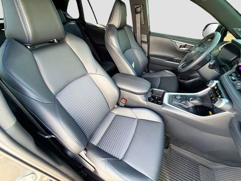 Used 2025 Toyota RAV4 XSE w/ Advanced Technology Package image 14