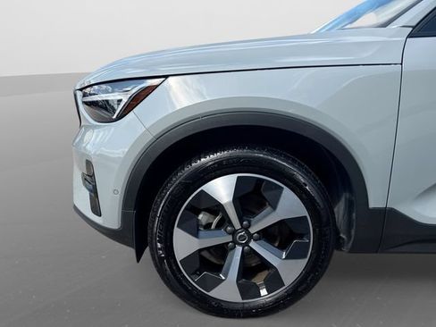 Certified 2026 Volvo XC40 B5 Plus AWD/4WD image 22