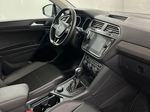 Used 2020 Volkswagen Tiguan SE w/ 3rd Row Seat Package AWD/4WD image 39