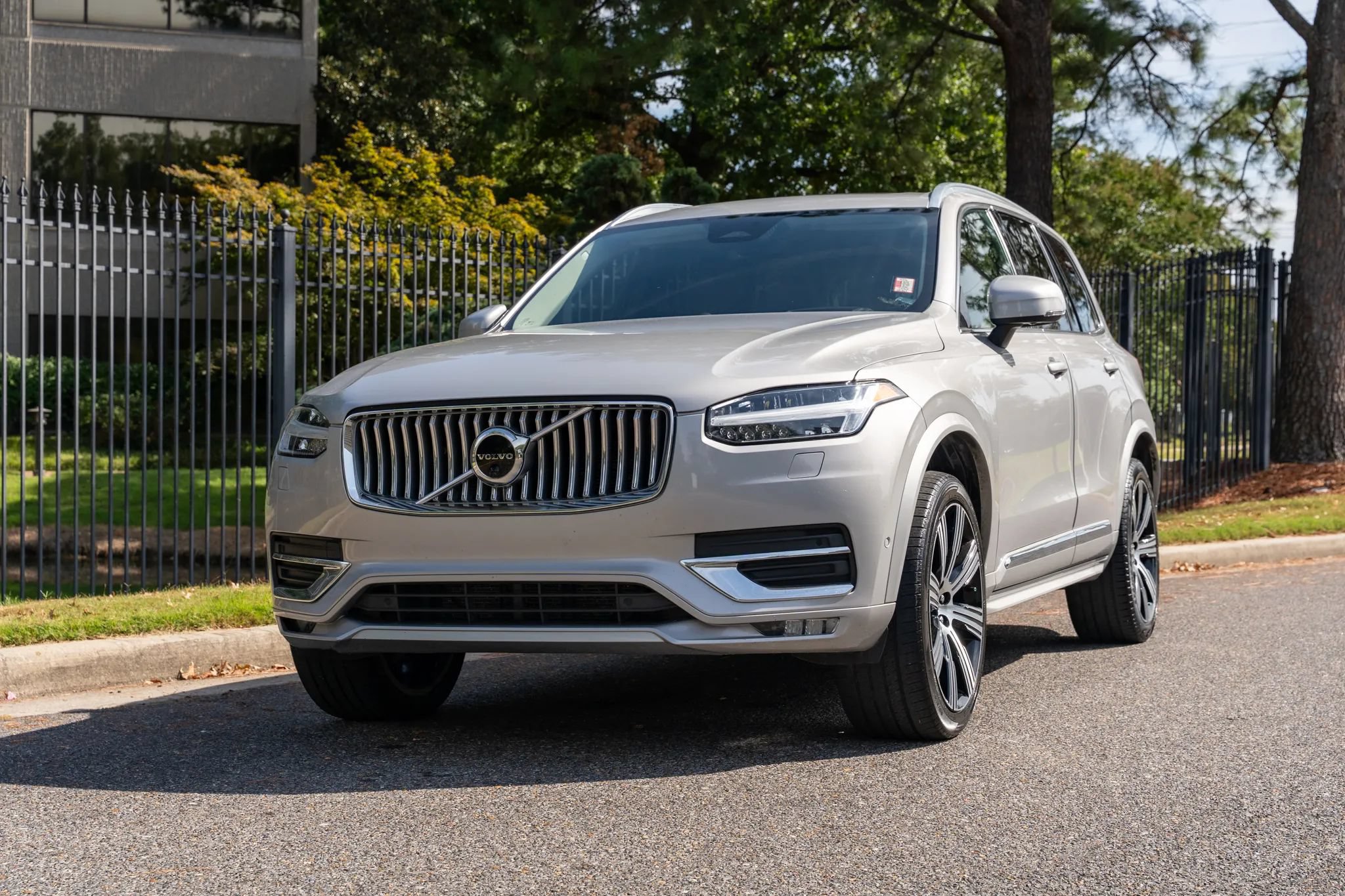 Used 2023 Volvo XC90 B6 Ultimate AWD/4WD image 3