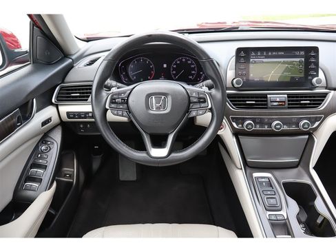 Used 2018 Honda Accord Touring image 22