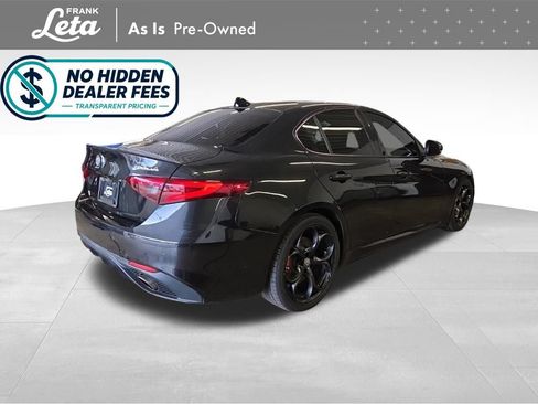 Used 2017 Alfa Romeo Giulia Ti w/ TI 19" Sport Package RWD image 7