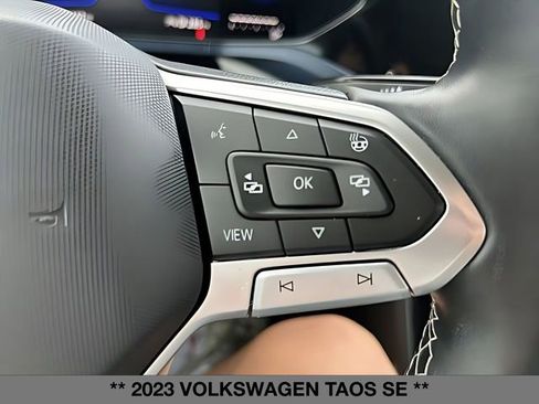 Used 2023 Volkswagen Taos SE w/ Panoramic Sunroof Package image 23
