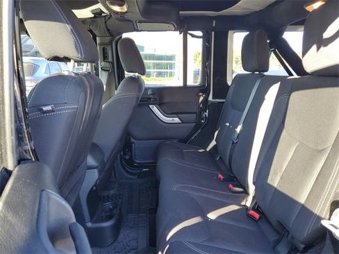 Used 2015 Jeep Wrangler Unlimited Rubicon w/ Connectivity Group image 20