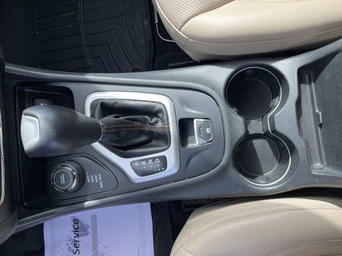 Used 2016 Jeep Cherokee Limited w/ Luxury Group image 14