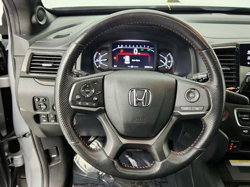 Used 2023 Honda Passport TrailSport image 14