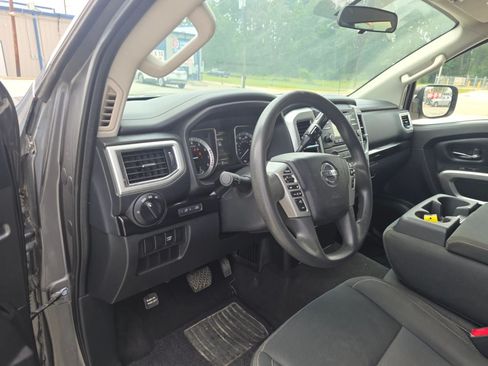 Used 2017 Nissan Titan SV RWD image 29