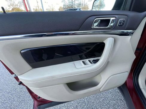 Used 2013 Lincoln MKS AWD image 16