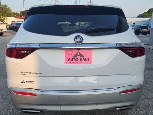 Used 2023 Buick Enclave Essence image 27