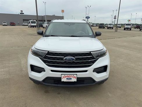 Used 2020 Ford Explorer XLT w/ Comfort Package RWD image 3