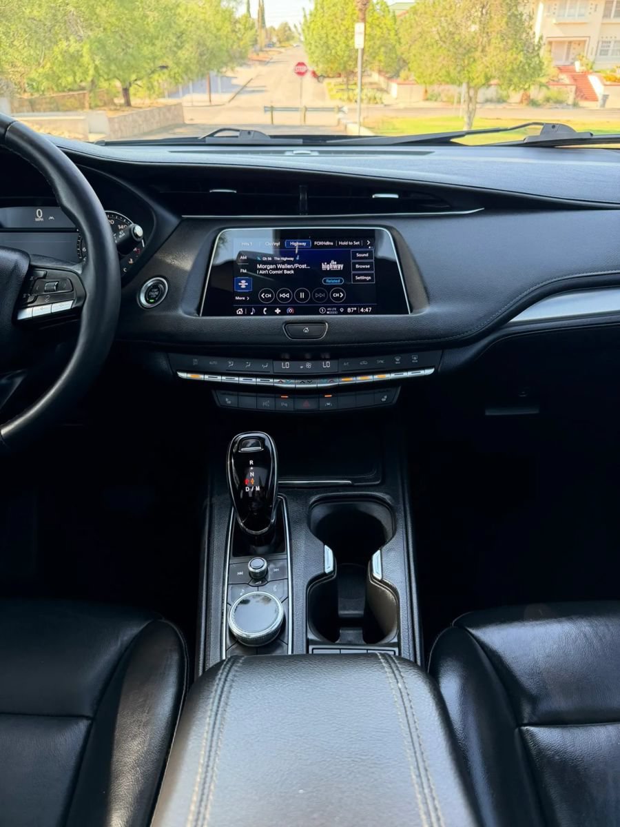 Used 2023 Cadillac XT4 Premium Luxury w/ Enhanced Visibility Package FWD image 17