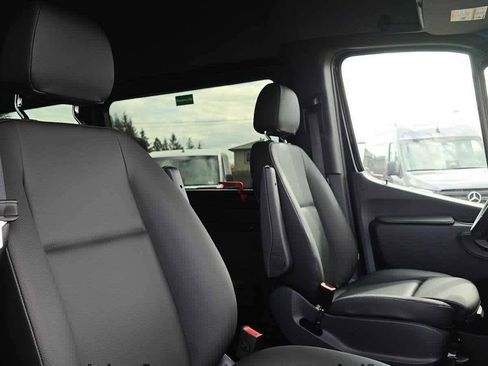 Used 2025 Mercedes-Benz Sprinter 2500 image 13