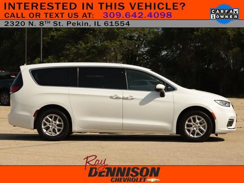Used 2023 Chrysler Pacifica Touring-L FWD image 8