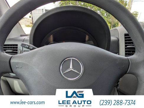 Used 2011 Mercedes-Benz Sprinter 2500 image 18