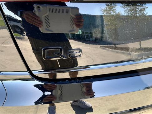 Used 2023 Audi Q8 Prestige w/ Prestige Package image 9