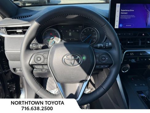 Used 2024 Toyota Venza Nightshade image 8