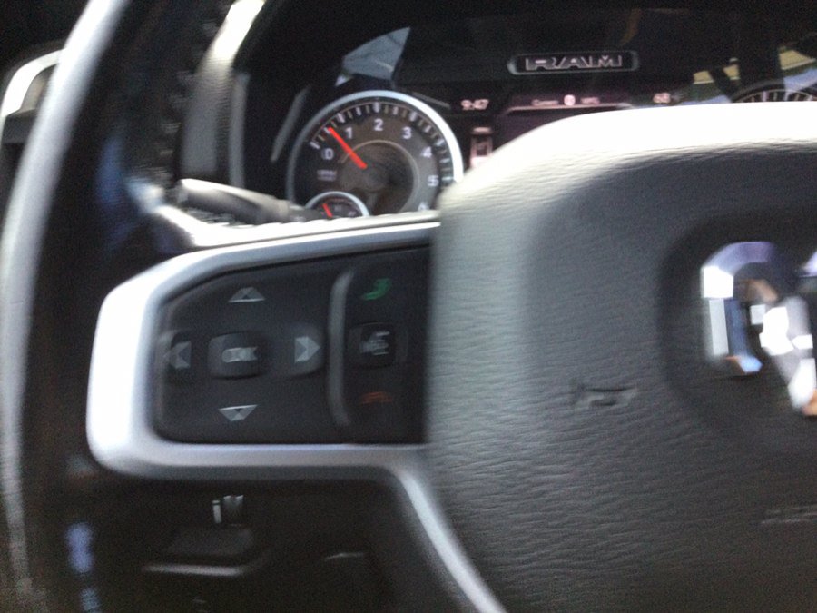 Used 2020 RAM 1500 4x4 Crew Cab image 27