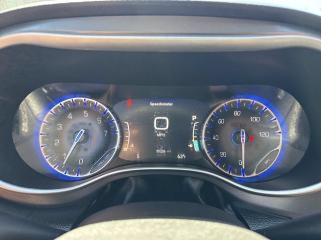Used 2024 Chrysler Pacifica Touring-L FWD image 18