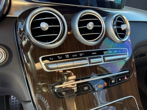 Used 2022 Mercedes-Benz GLC 300 image 37