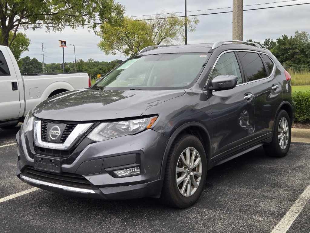 Used 2017 Nissan Rogue SV w/ Sun & Sound Touring Package FWD image 4