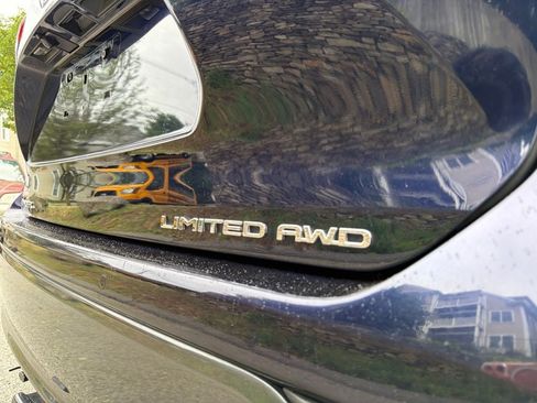 Used 2020 Toyota Highlander Limited AWD/4WD image 10
