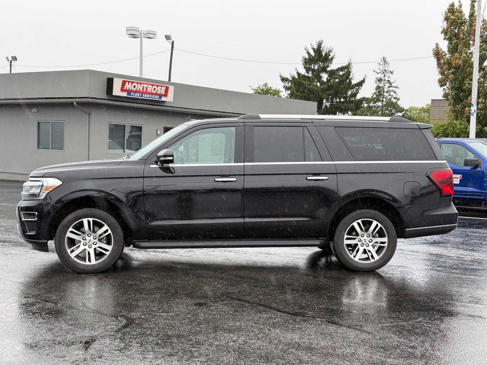 Used 2024 Ford Expedition Max Limited AWD/4WD image 7