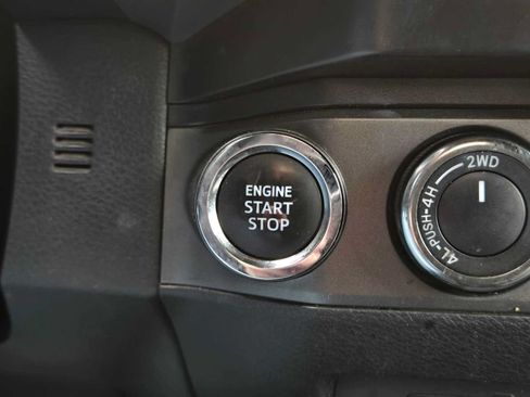 Used 2022 Toyota Tacoma TRD Off-Road AWD/4WD image 41