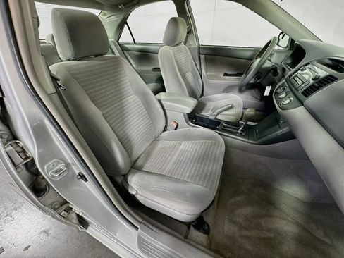 Used 2005 Toyota Camry FWD image 31