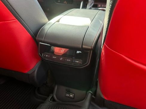 Used 2023 Toyota Highlander XSE image 33