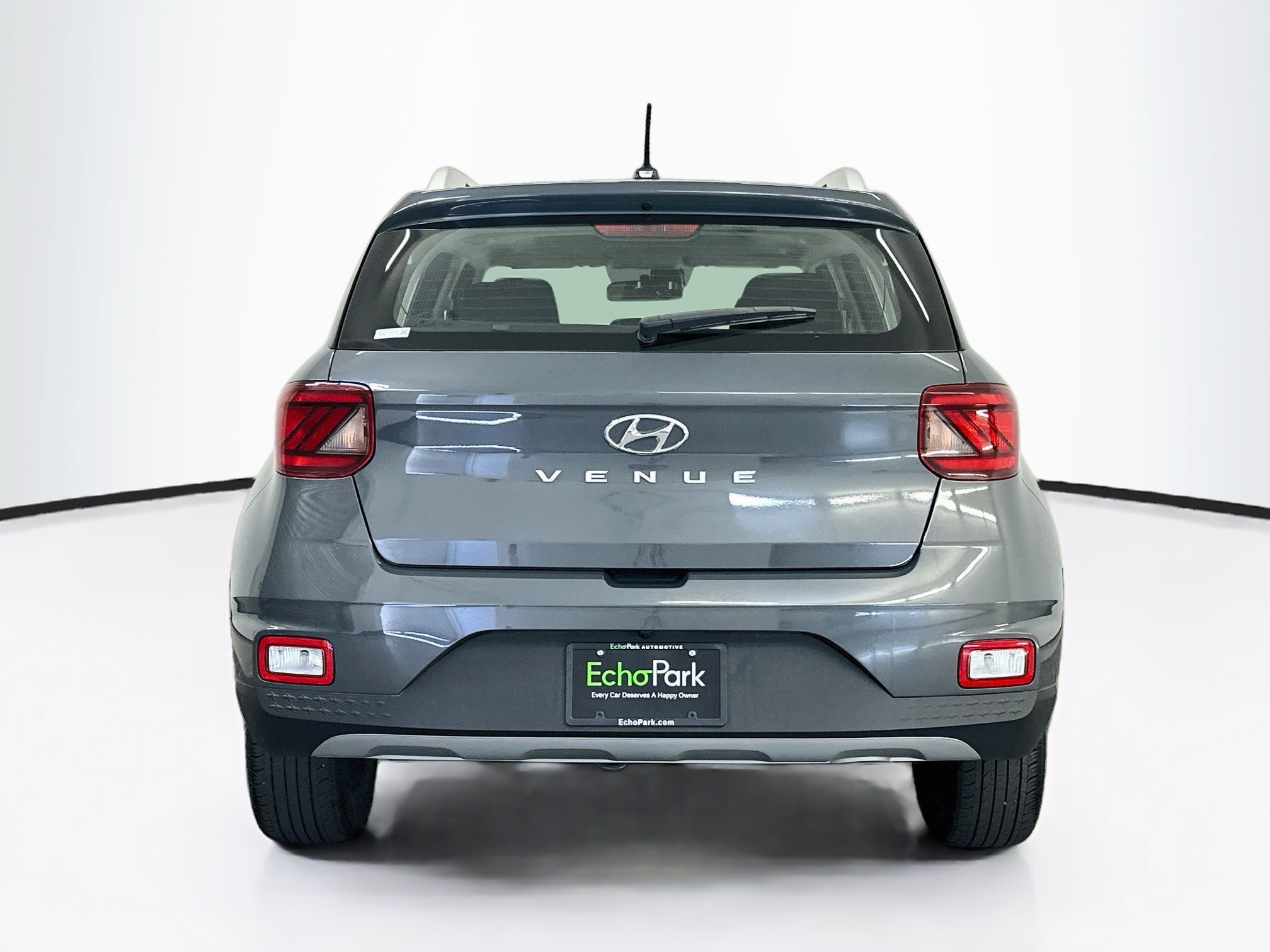 Used 2025 Hyundai Venue SEL FWD image 7