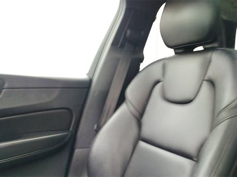 Certified 2023 Volvo XC60 B5 Core w/ Climate Package image 22