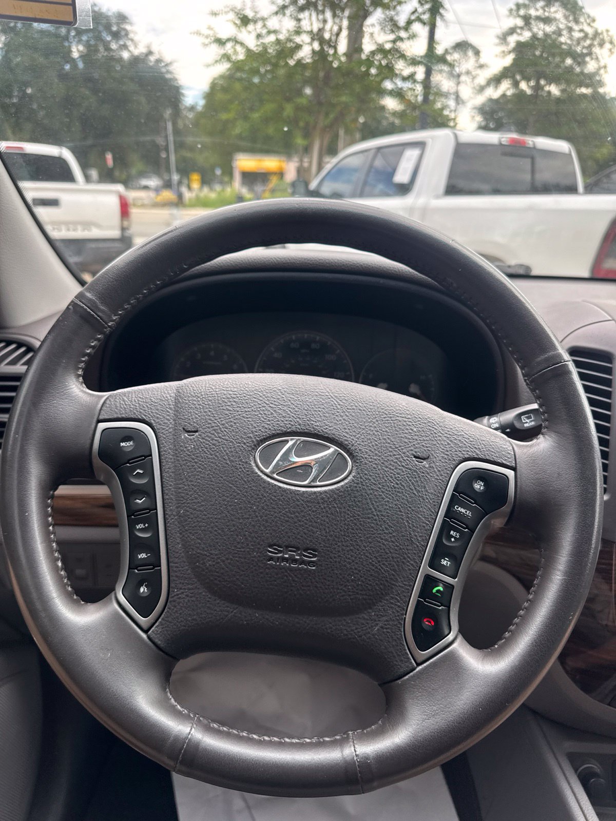 Used 2012 Hyundai Santa Fe SE FWD image 23