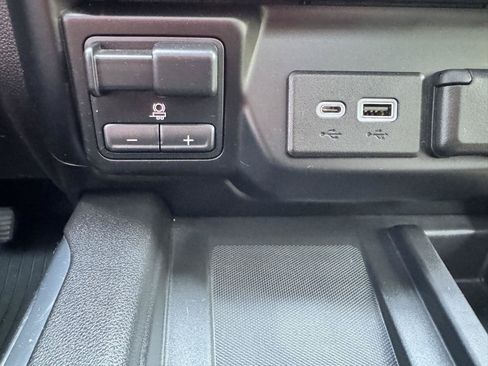 Certified 2020 Chevrolet Silverado 1500 LTZ w/ LTZ Premium Package AWD/4WD image 29