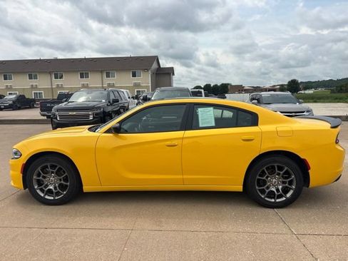 Used 2017 Dodge Charger SXT w/ AWD Plus Group image 6