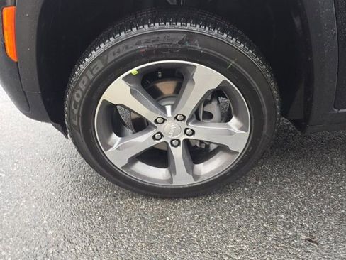 New 2026 Jeep Grand Cherokee Limited image 8