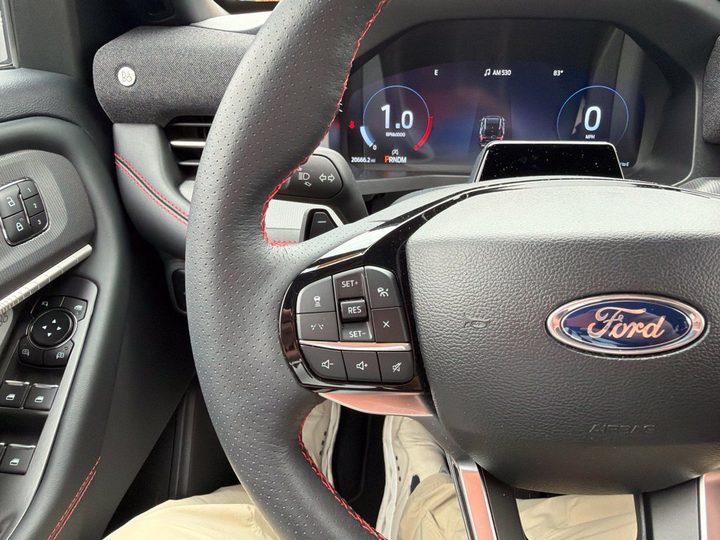 Used 2025 Ford Explorer ST AWD/4WD image 7