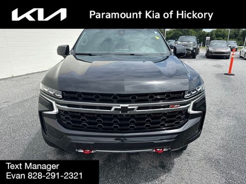 Used 2022 Chevrolet Tahoe Z71 w/ Luxury Package AWD/4WD image 2
