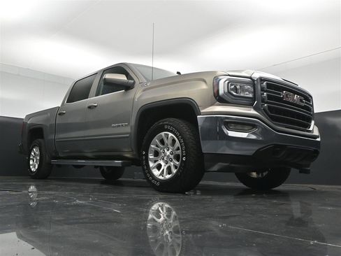 Used 2017 GMC Sierra 1500 SLE w/ SLE Value Package AWD/4WD image 29